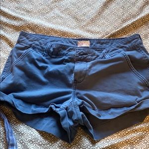 Blue short cargo shorts